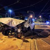 zerstörtes Auto nach einem Unfall