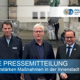zeigt Polizeidirektor Schmidt, Polizeipräsident Stüve und Oberbürgermeister Kufen