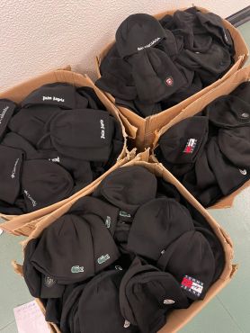 Beschlagnahmte Kleidungsstücke