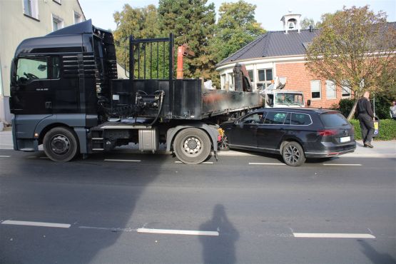 Verkehrsunfall Sattelzug