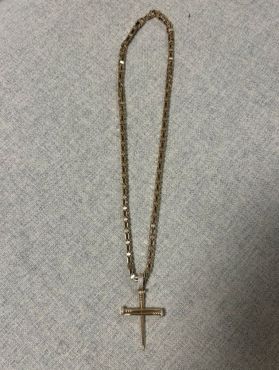 Goldkette mit Kreuz (Tatbeute)