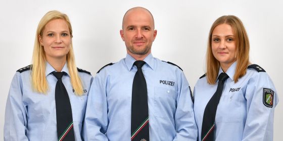 Drei Polizeibeamte